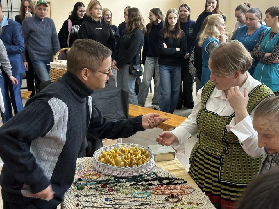 4 (2).jpg